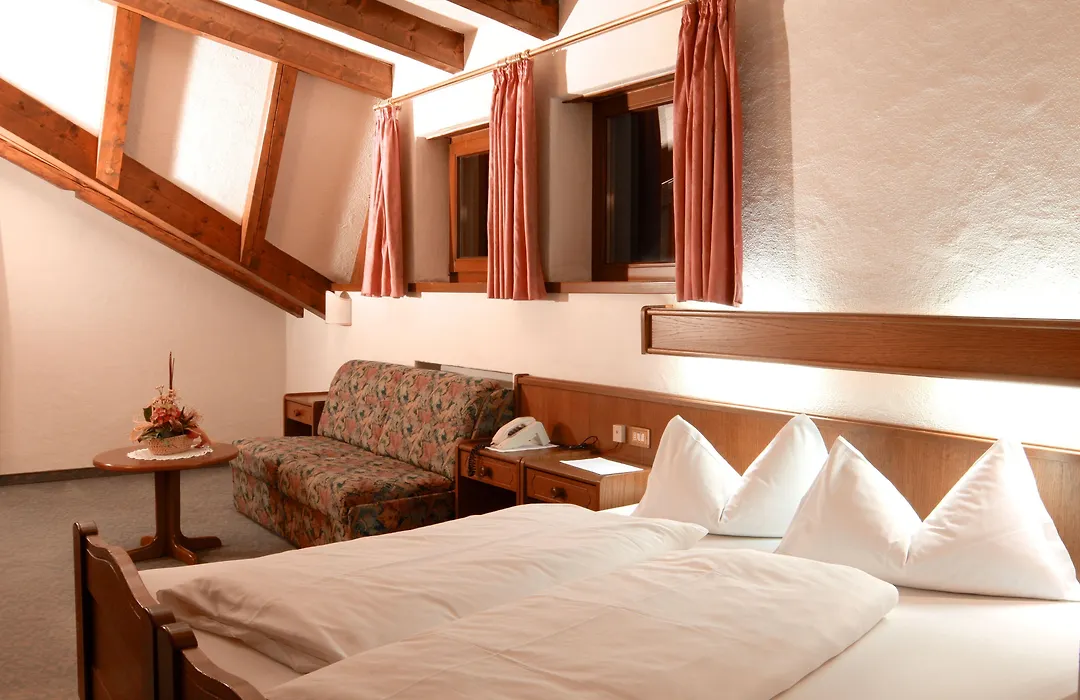Hotel Weisses Lamm-1